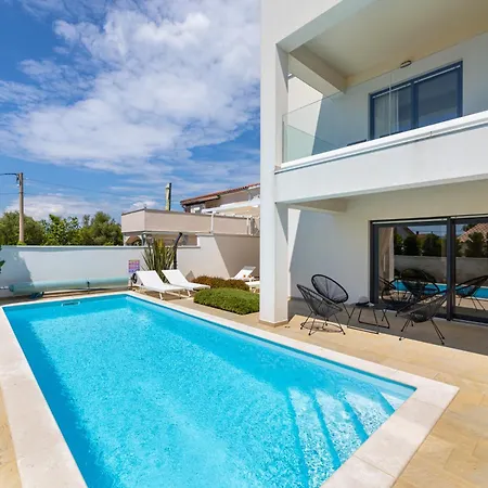 וילה Aurelia 1 With Pool *